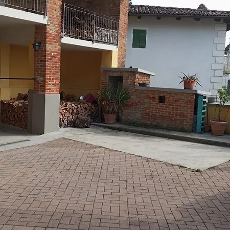 Dietro L'angolo *